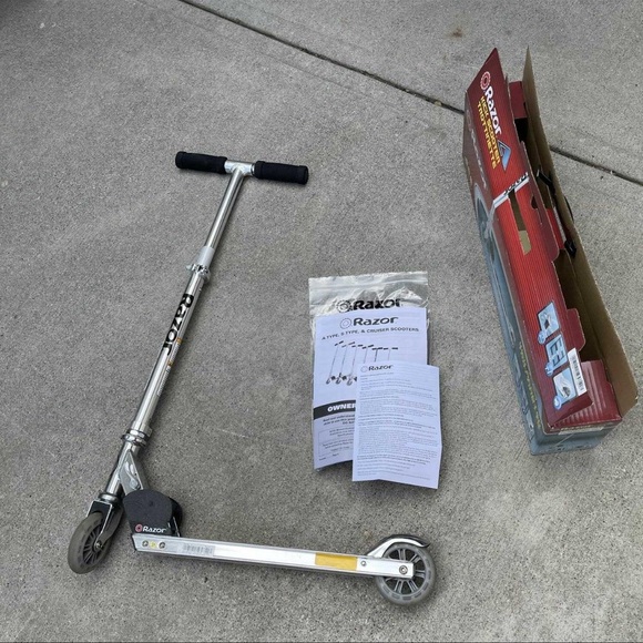 Razor Scooter - Picture 2 of 3